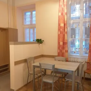 Tempo Courtyard Apartman Lägenhet